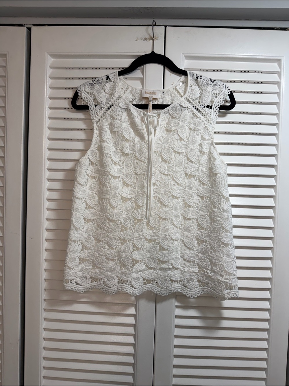 Laundry By Shelli Segal White Lace Sleeveless Top